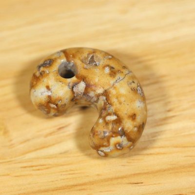 画像2: 姫川薬石勾玉 (2)