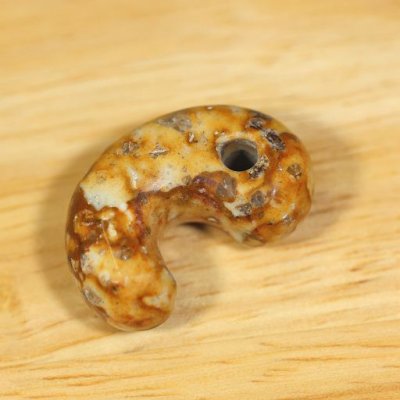 画像4: 姫川薬石勾玉 (4)